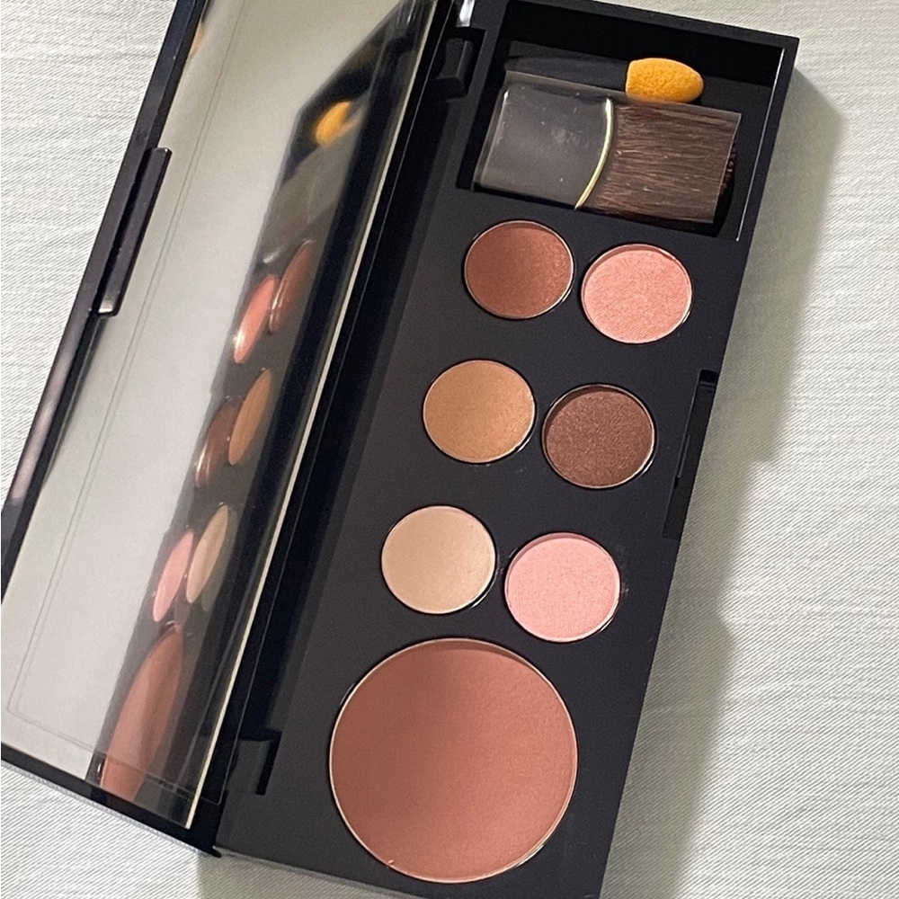 Estée Lauder pallet